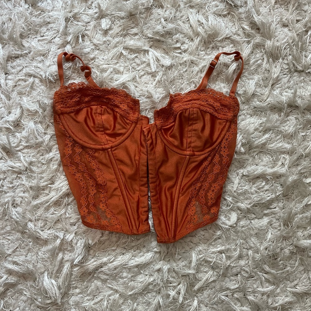 EDIKTED CORSET TOP
